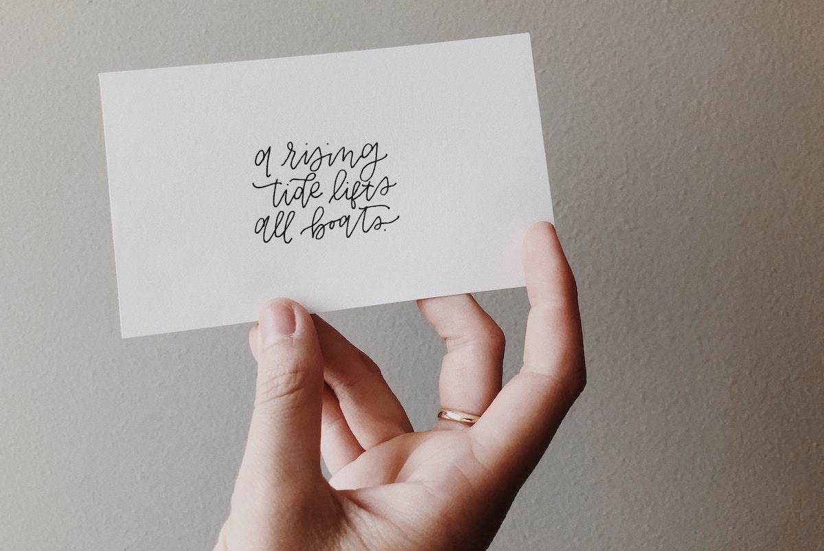 オンライン名刺と紙の名刺どっちがいいの？それぞれのメリットデメリット