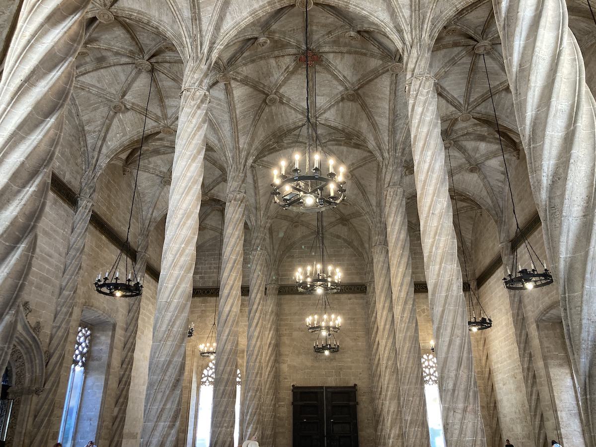 ラロンテセラサダ